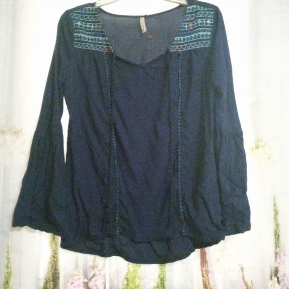 Red Camel Boho Embroidered Top - Picture 2 of 10